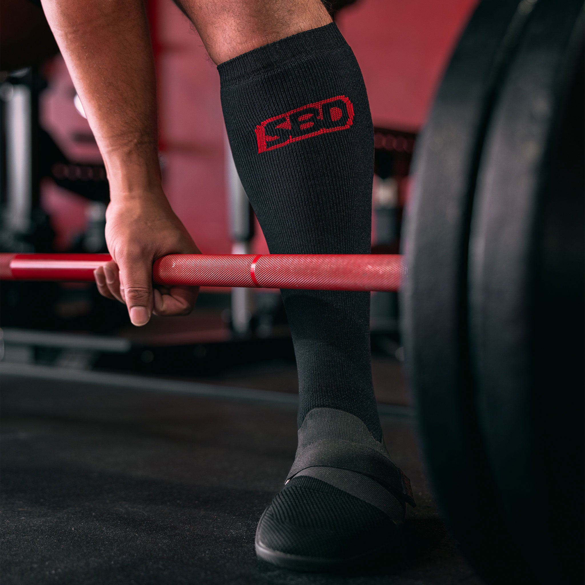 SBD Kreuzhebesocken Deadlift Socks Schwarz Rot Schienbein Schutz Langhantel